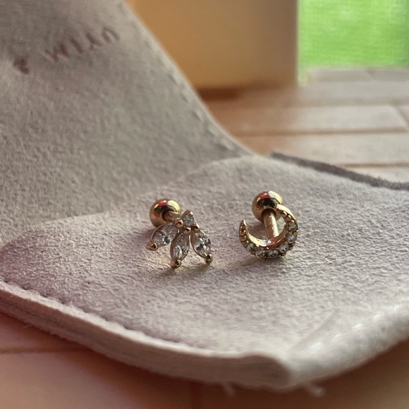 Astrid & Miyu Barbell Earrings Fan Crescent 18k Gold Plated Sterling Silver - Picture 1 of 7